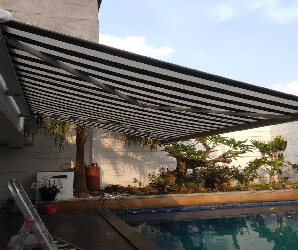 canopy gulung kolam renang